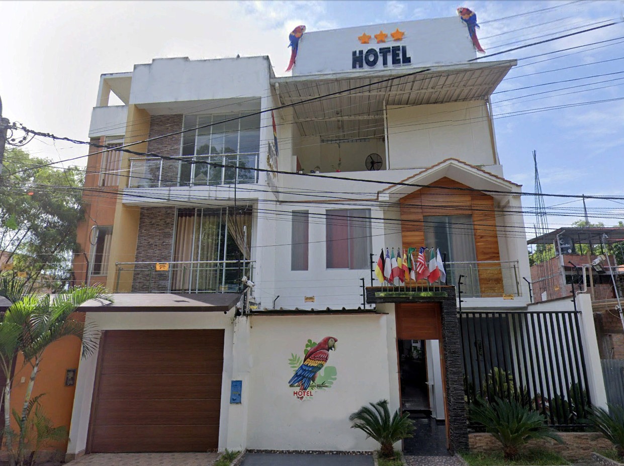 TARAPOTO - Área Terreno: 467.22 m2 - Área Construida: 1,266 m² - US $ 870,000